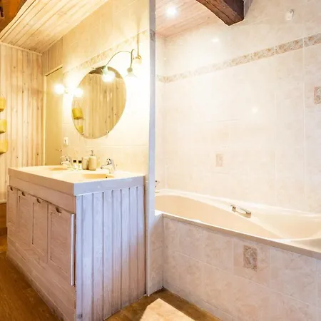 Kloz Ar Lore Maison De Charme Avec Piscine بيت للعطل *