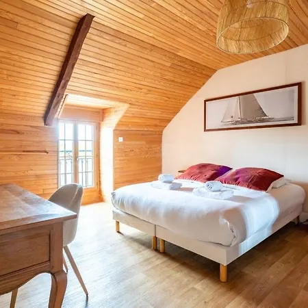 Kloz Ar Lore Maison De Charme Avec Piscine بيت للعطل